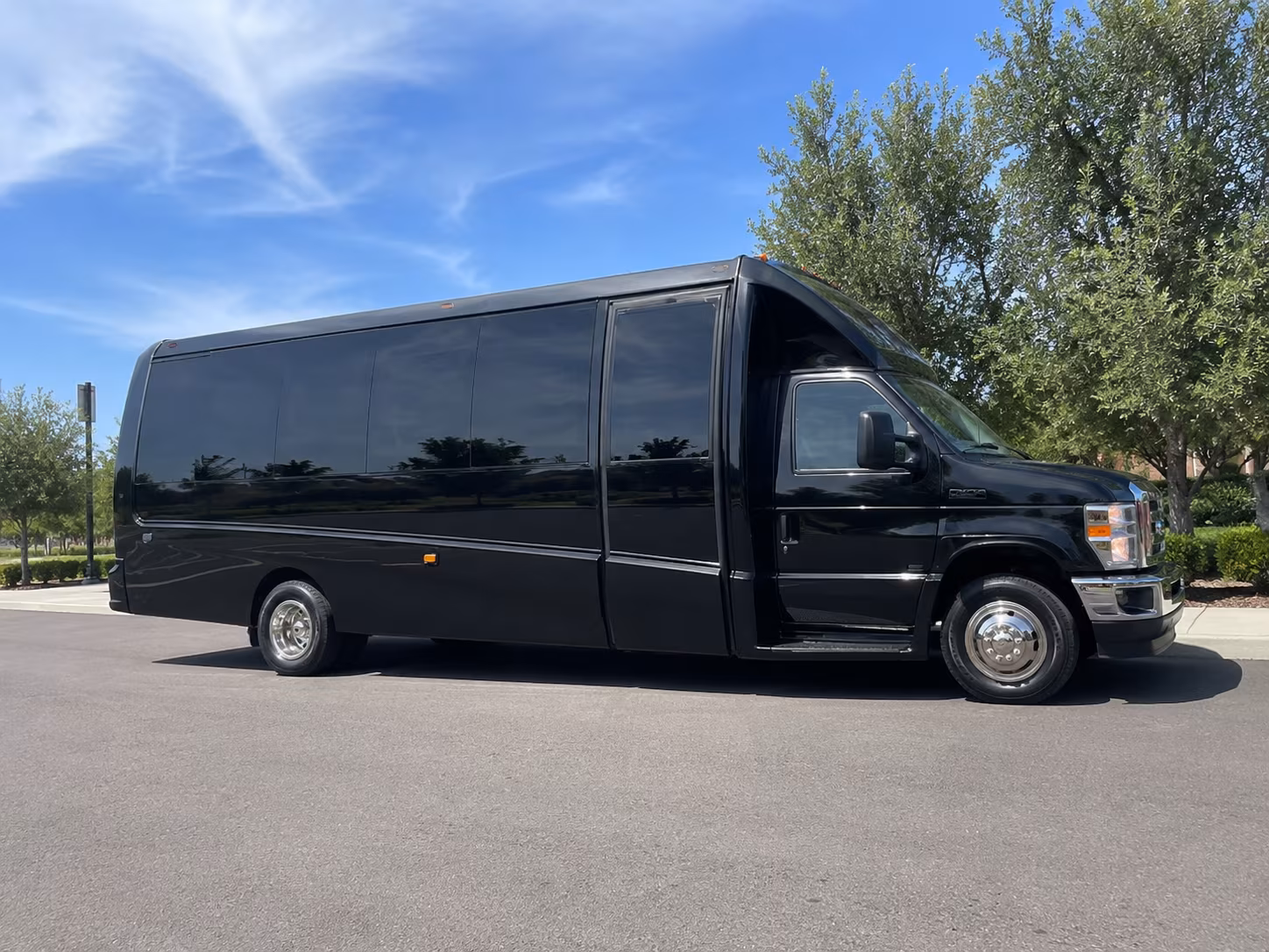 charter buses to shoreline amphitheatre shows from san mateo